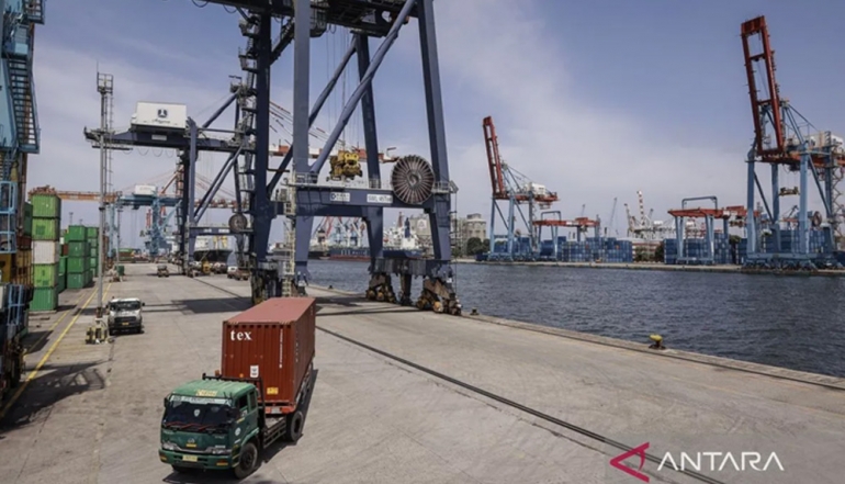 East Java Records Trade Balance Surplus of USD 808 Million Throughout 2025
