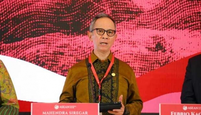 Indonesian Banking Sector Remains Strong and Stable Amid Global Economic Turmoil, Affirms OJK