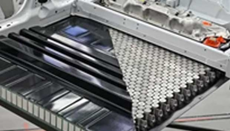 Securing Investments Worth IDR 630 Trillion in the Electric Vehicle Battery Industry a Success, DPR Commends Bahlil's Performance