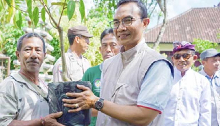 Badung Regency Distributes Thousands of Productive Plant Seeds to Encourage Agriculture Revitalization