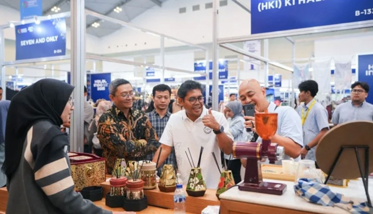 Indonesia Aims for 75% Sharia Economy Market Share
