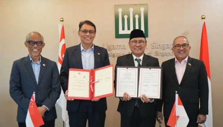 Boosting Export-Import, Indonesia and Singapore Sign MoU on Halal Product Assurance