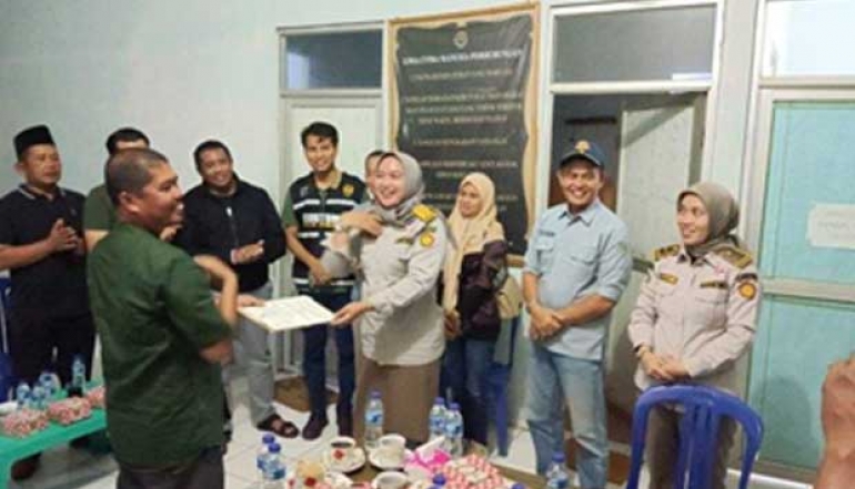 Coconut Farmers in Tanjung Jabung Timur Conduct First Export Abroad and Ship 320 Tons