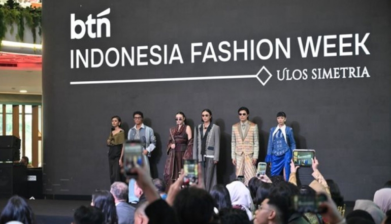 BTN Indonesia Fashion Week 2026 Spotlights North Sumatra's Ulos with 'Simetria' Theme