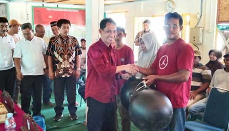 36 Seaweed Farming Groups in Wakatobi Receive Assistance Packages from the Indonesian Ministry of Maritime Affairs and Fisheries