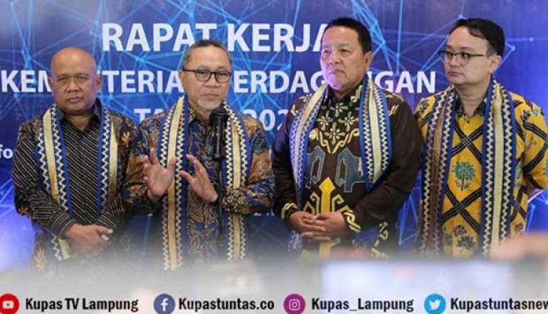 Strengthening the Economy, Minister of Trade Promises to Facilitate Export Permits