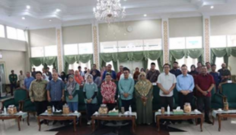 The Regency of Bandung Explore Export of New Commodities To Malaysia
