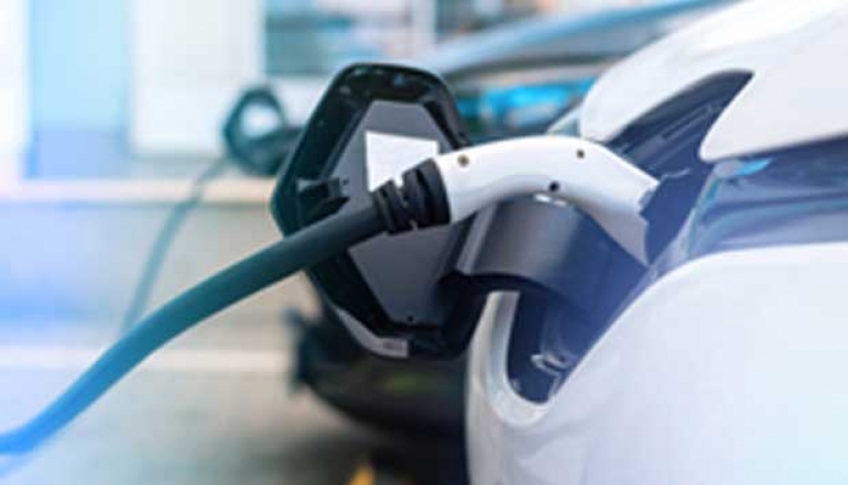 Cars in Europe, Italy Possesses a 3.9% Share of BEVs and 4.6% for PHEVs