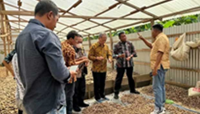 Export of 18 Tons of Betel Nut from Jambi to Bangladesh