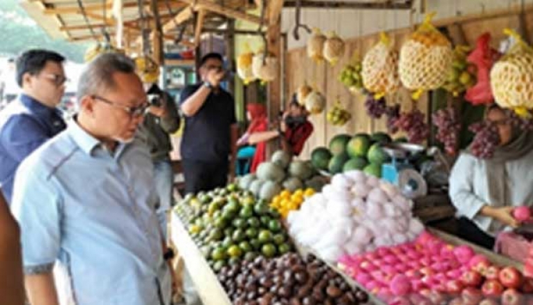 Minister of Trade Aims To Implement Zero Percent Import Duty Tariff For Pineapple and Banana Exports